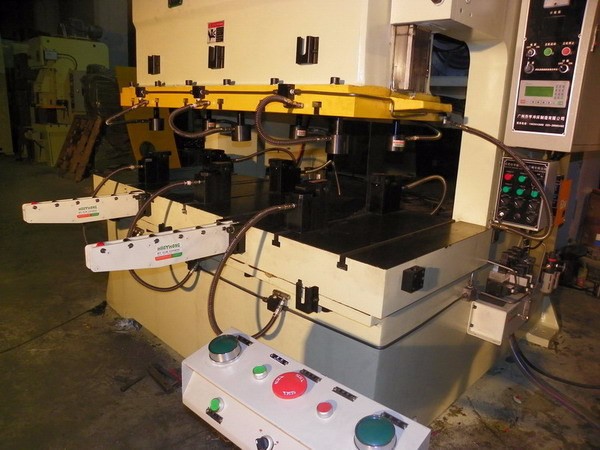 快速换模系统图片